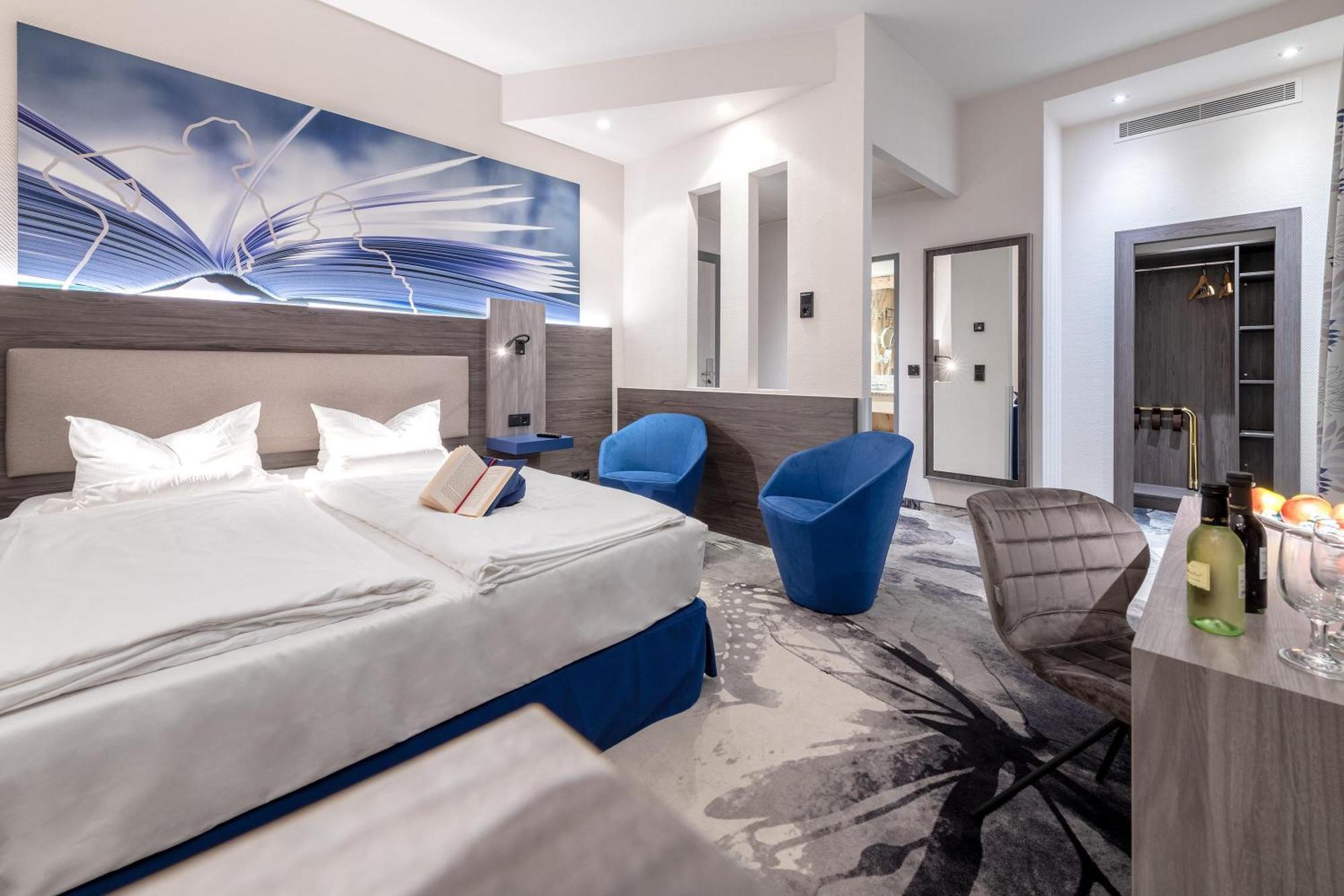 Executive Double Room Double Bed Courtyard View